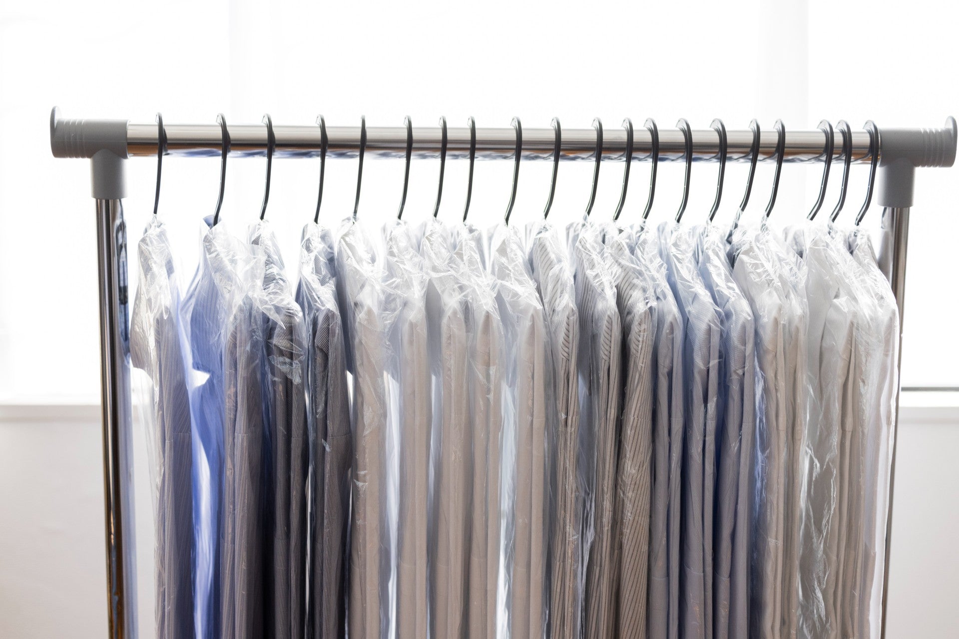 東京都中央区でワイシャツクリーニングする際のガイド最新版!即日対応なども解説