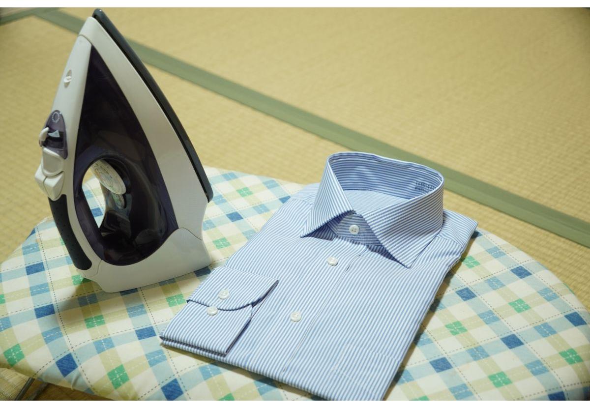 ワイシャツクリーニングのアイロンで差がつく！向いている素材と季節別仕上げ法を徹底解説